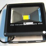 FARO LED IP66 FARETTO LUCE FREDDA FARI DA ESTERNO 30W RESA 300W ALTA LUMINOSITA