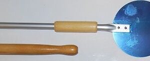 PALA PER PIZZA FORNO IN ACCIAIO INOX CON MANICO IN LEGNO TONDA DA 18 CM