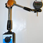 BASE MAGNETICA SNODABILE  CON COMPARATORE CENTESIMALE DIGITALE MISURATORE A9