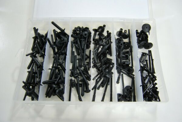 CLIP FERMI FISSAGGIO 115 PZ CARROZZERIA PARAURTI PANNELLI RIVETTI PLASTICA 142