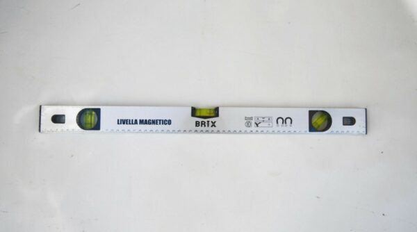 LIVELLA MAGNETICA CALAMITA METRICA IN ALLUMINIO 3 BOLLA BOLLE 60 cm METRO 699