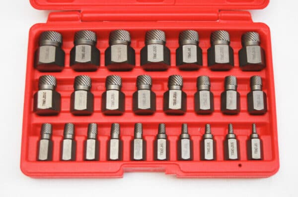 KIT ESTRATTORI 25 PZ VITI PERNI BULLONI SPEZZATI ROVINATI PRIGIONIERI CHIAVE 688