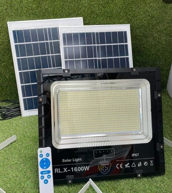 FARO LED 1600W SMD CON 2 PANNELLI SOLARI IP67 CREPUSCOLARE TELECOMANDO 993ry