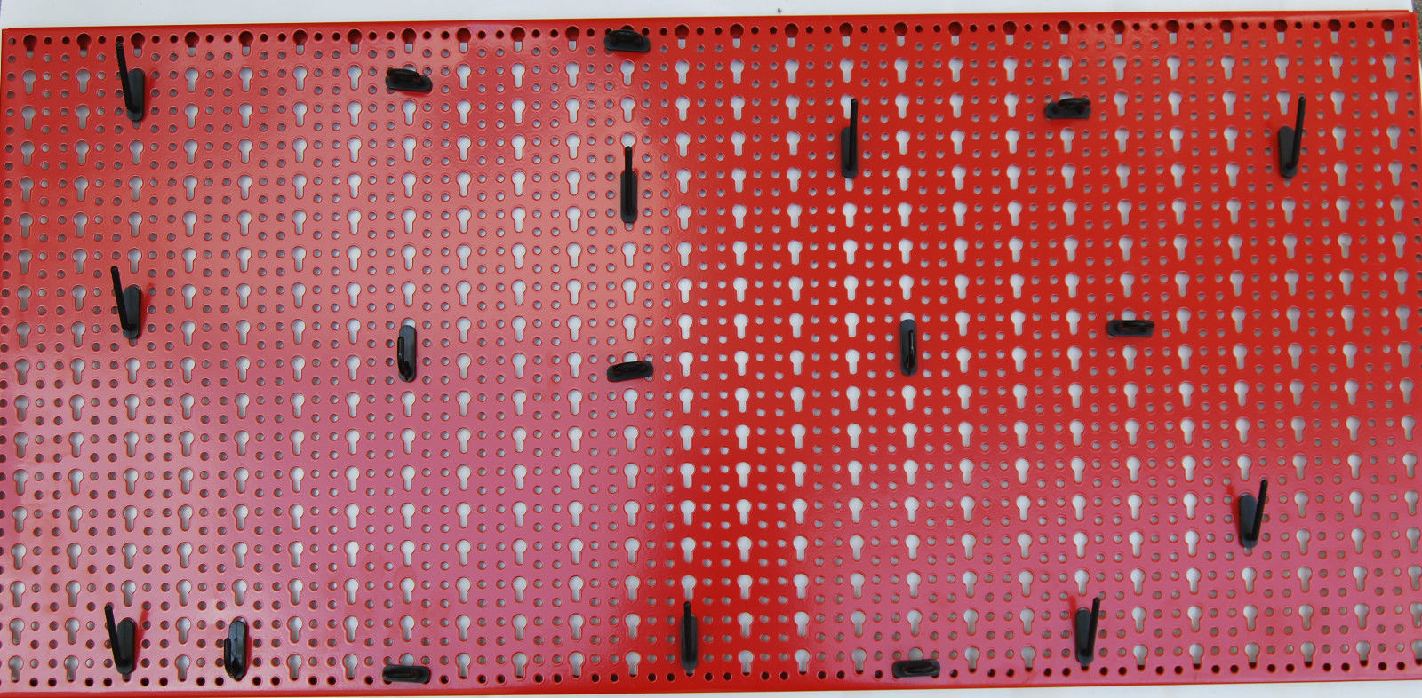 57_6.jpg PANNELLO FORATO MURO MURALE PORTAUTENSILI PORTA UTENSILI ATTREZZI 30 GANCI 498 - immagine 1