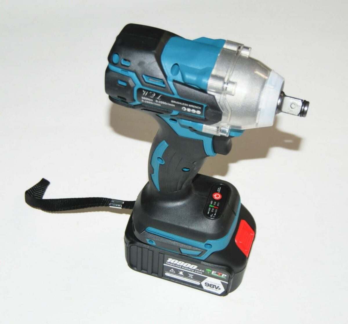 AVVITATORE SVITA BULLONI BUSSOLE 1/2'' IMPULSI 2 BATTERIE 20V 4.0 AH BUSSOLA 348 - immagine 7