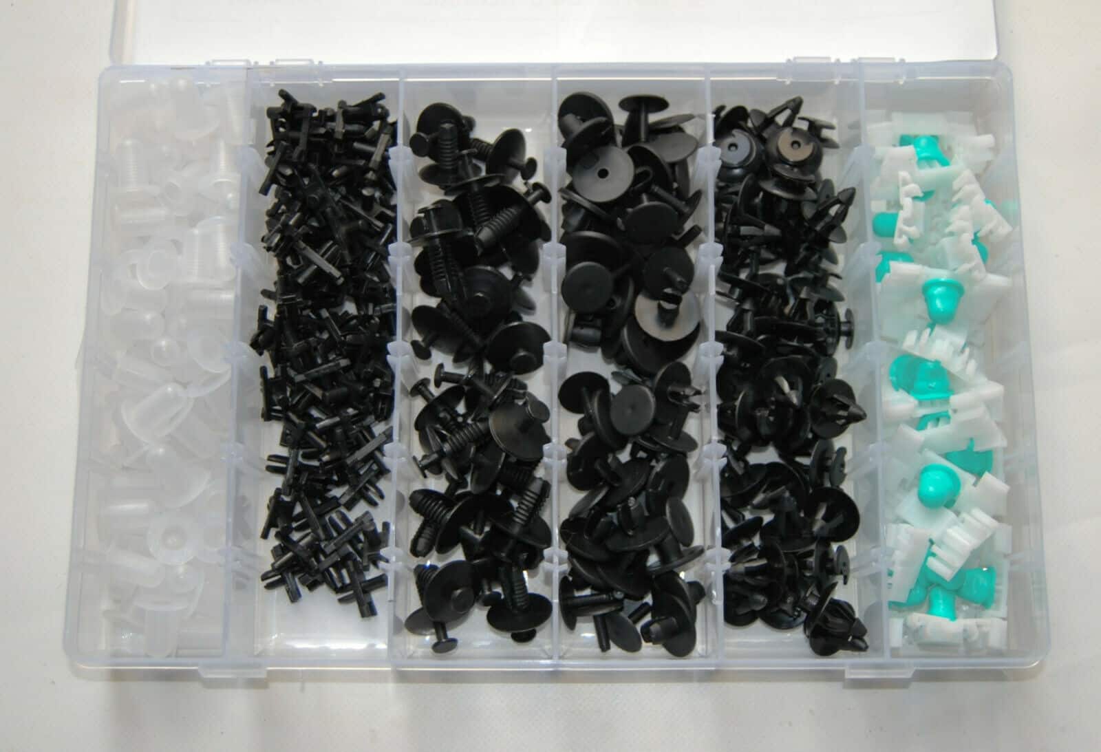 clip_2.jpg CLIP FERMI FISSAGGIO 290 PZ CARROZZERIA PARAURTI PANNELLI RIVETTI PLASTICA 664 - immagine 1