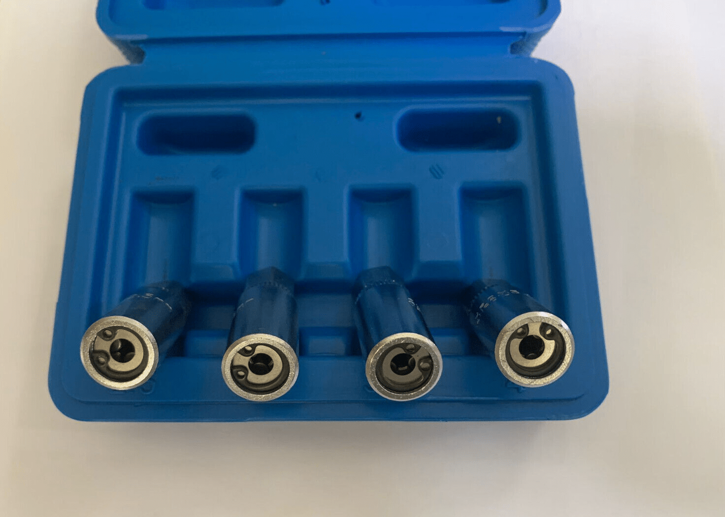 estratt SET 4 PZ ESTRATTORI PRIGIONIERI RULLO VITE PERNI ESTRATTORE 1/4 2,5 3 3,5 4 751X - immagine 1