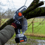 MINI MOTOSEGA ELETTROSEGA DA POTA POTATURA BARRA CATENA BATTERIA LITIO 18V 2,0 Ah - immagine 5