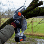 MINI MOTOSEGA ELETTROSEGA DA POTA POTATURA BARRA CATENA BATTERIA LITIO 18V 2,0 Ah - immagine 8