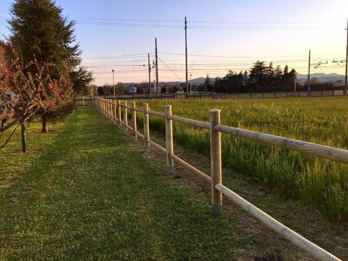 PALO PALI TONDO TONDI IN LEGNO IMPREGNATO RECINZIONE RECINZIONI Ø 8x200 cm - immagine 4