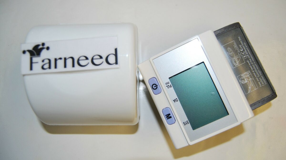 SFIGMOMANOMETRO ANEROIDE STETOSCOPIO MISURA PRESSIONE DIGITALE ARTERIOSA polso - immagine 3