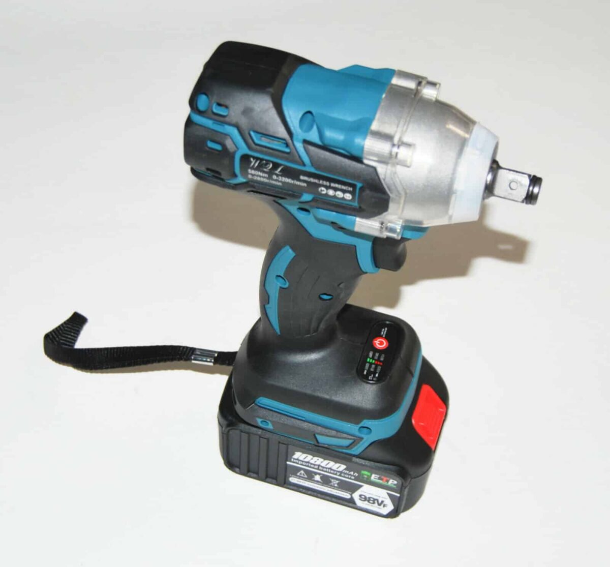 AVVITATORE SVITA BULLONI BUSSOLE 1/2'' IMPULSI 2 BATTERIE 20V 4.0 AH BUSSOLA 348 - immagine 5