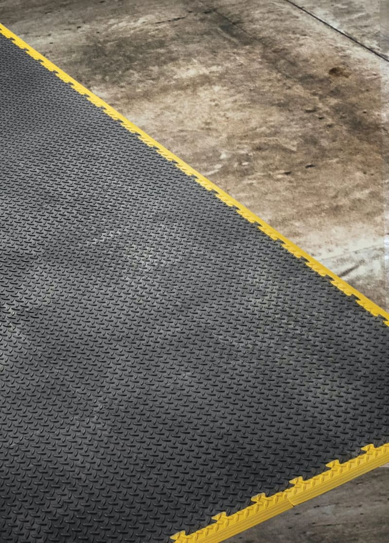pavimento(1)(1)(1) Tappeto pavimento piastrella pvc morbido antiscivolo industriale 50x50x1 cm garage officina 10 pz nero 183ap - immagine 1